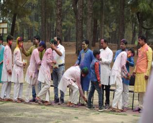view gallery holi_2019.jpg
